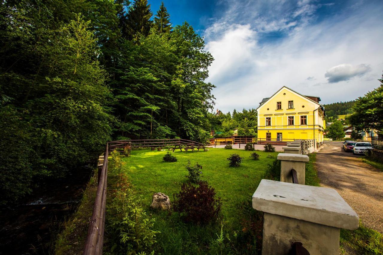 Yellow Street Apartment Rokytnice nad Jizerou Exterior foto